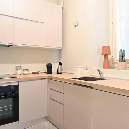 Borgovico48 Your Quiet Close To Train Center And Stadium *