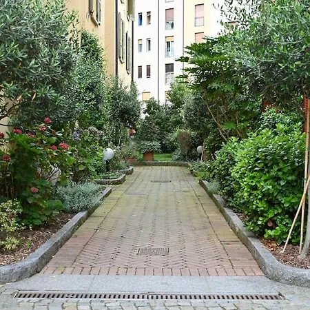 דירה Borgovico48 Your Quiet Close To Train Center And Stadium