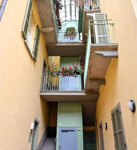 Διαμέρισμα Borgovico48 Your Quiet Close To Train Center And Stadium