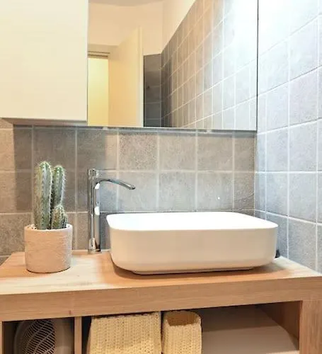 Διαμέρισμα Borgovico48 Your Quiet Close To Train Center And Stadium Όπως