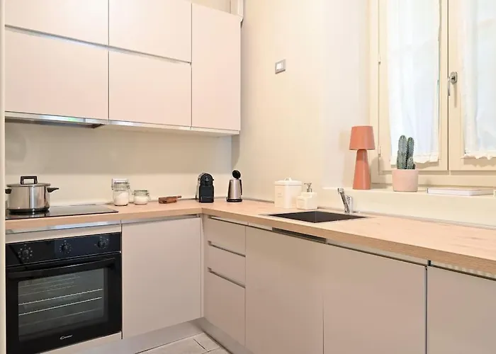 Borgovico48 Your Quiet Close To Train Center And Stadium *