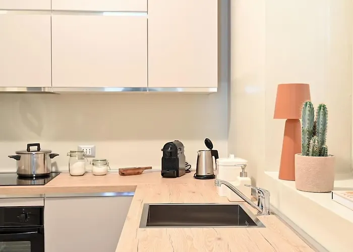 Διαμέρισμα Borgovico48 Your Quiet Close To Train Center And Stadium *