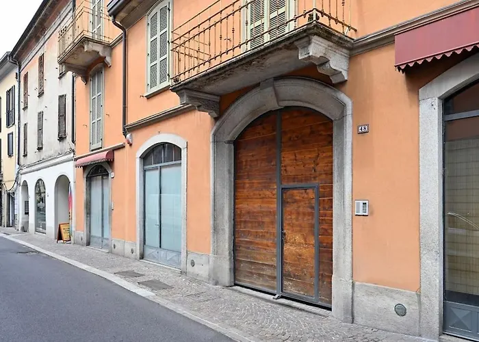 Borgovico48 Your Quiet Close To Train Center And Stadium Διαμέρισμα *