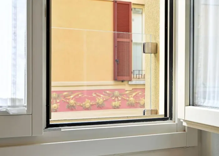 Διαμέρισμα Borgovico48 Your Quiet Close To Train Center And Stadium *