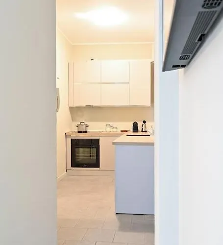Borgovico48 Your Quiet Close To Train Center And Stadium شقة