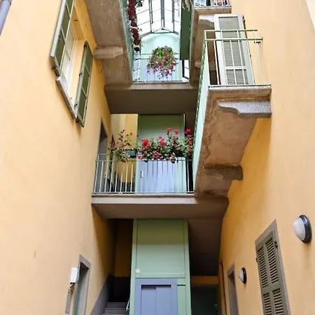 Apartment Borgovico48 Your Cozy Place Near Center And Station
